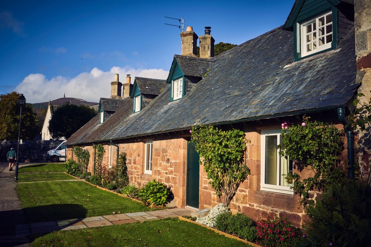 Front garden Snowdrop Cottage - Dunrobin Holiday Cottages, Caithness