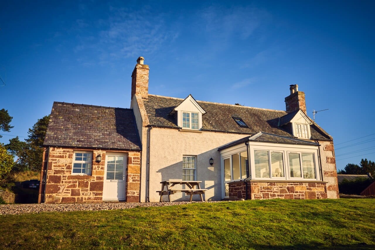 Exterior Customs House - Dunrobin Holiday Cottages, Caithness